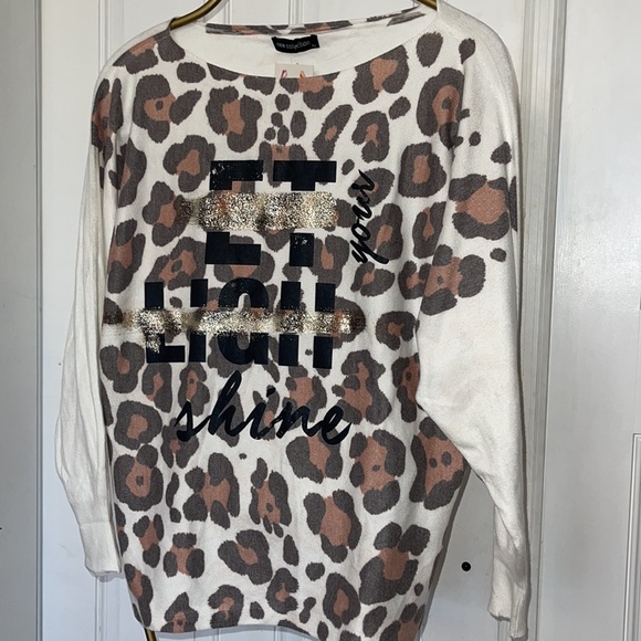 NWT New Collection leopard graphic sweater - Picture 5 of 7